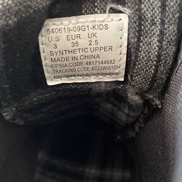 SOLD - Levi’s Kids Gray High-Top Shoes - Picture 4 of 12